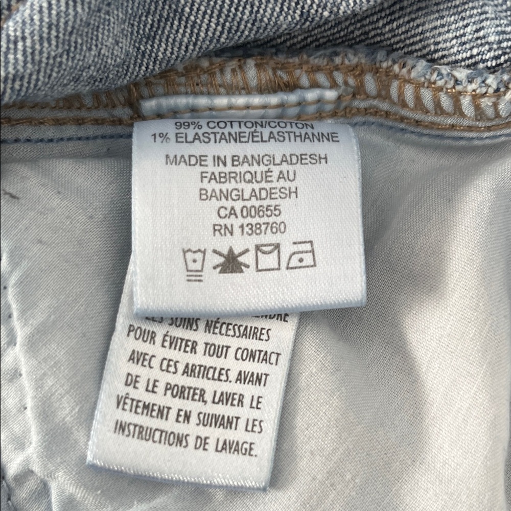 Reitmans High-Rise Light Wash Jeans – Subtle Acid Wash – Straight Leg - Picture 6 of 6